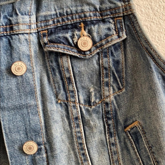 Old Navy Distressed Denim Vest Sz S Petite - Picture 3 of 4